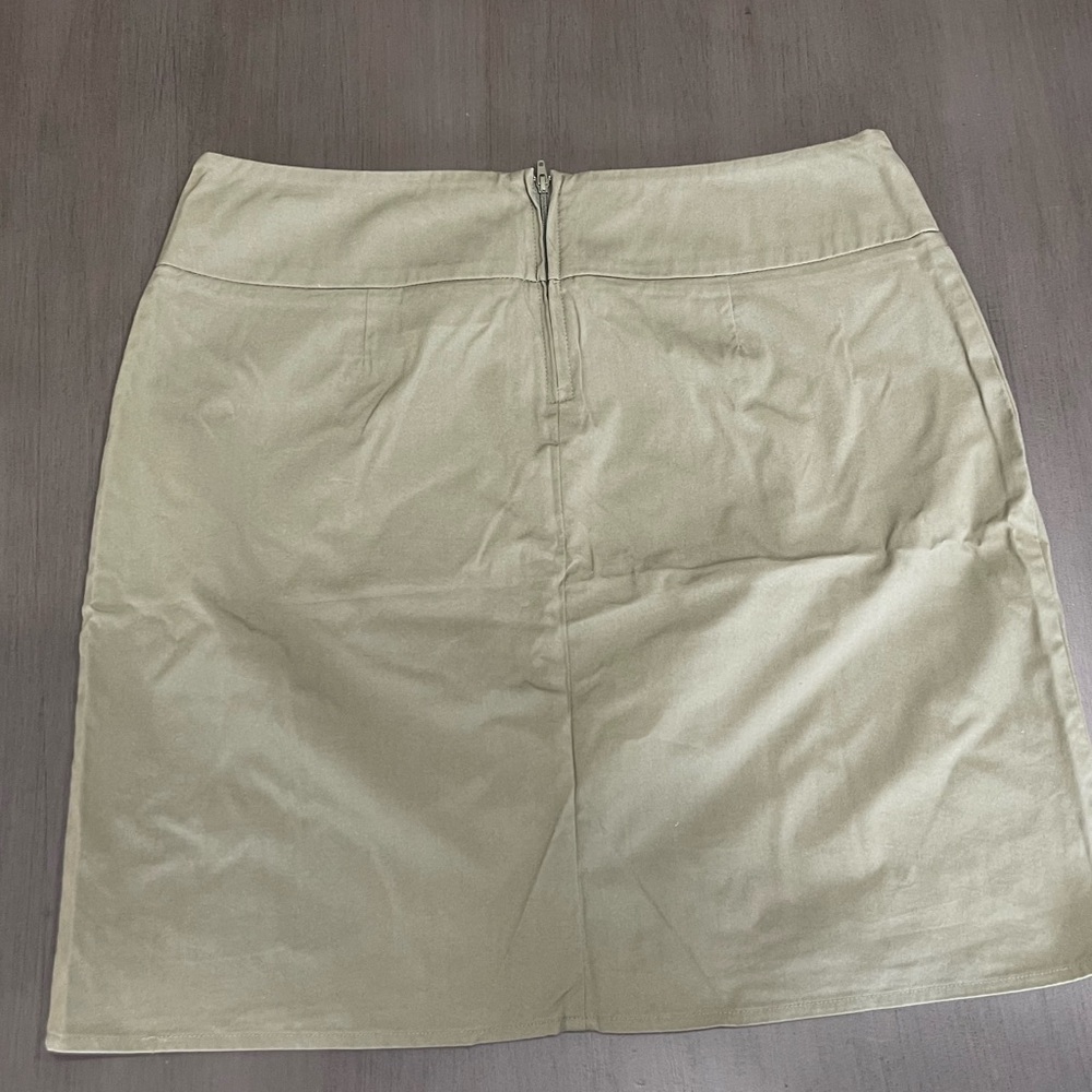 New York & Company Women’s skirt size 10  Olive